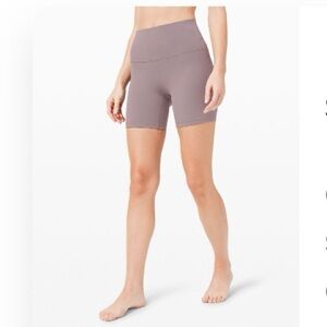lululemon Align™ High-Rise
Short 6"